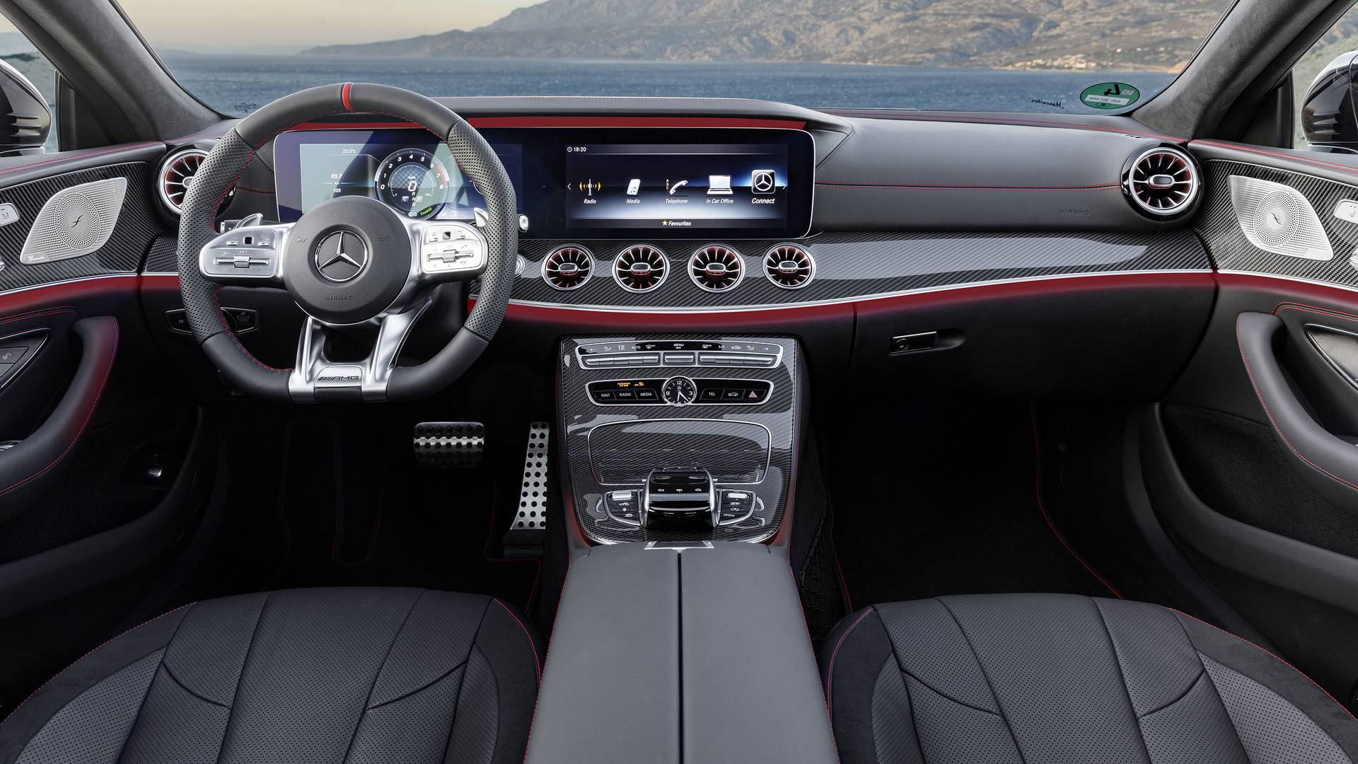 Mercedes пуска електрифицирани AMG 53 модели